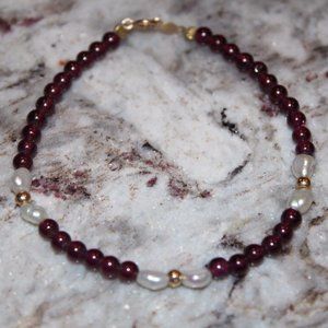 14K SOLID GOLD, GARNET & RICE PEARL BEAD BRACELET